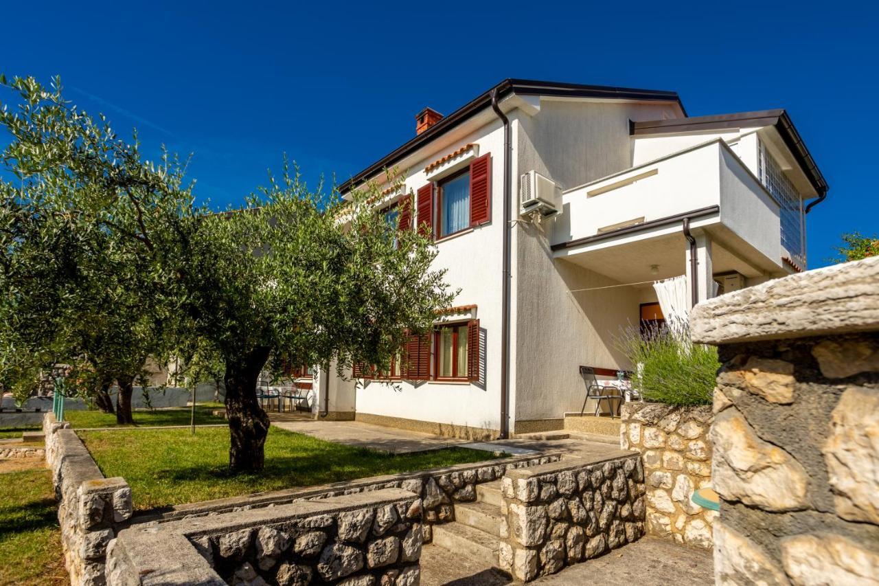 Apartments Belavic By El-Pi Tours Njivice Exterior photo